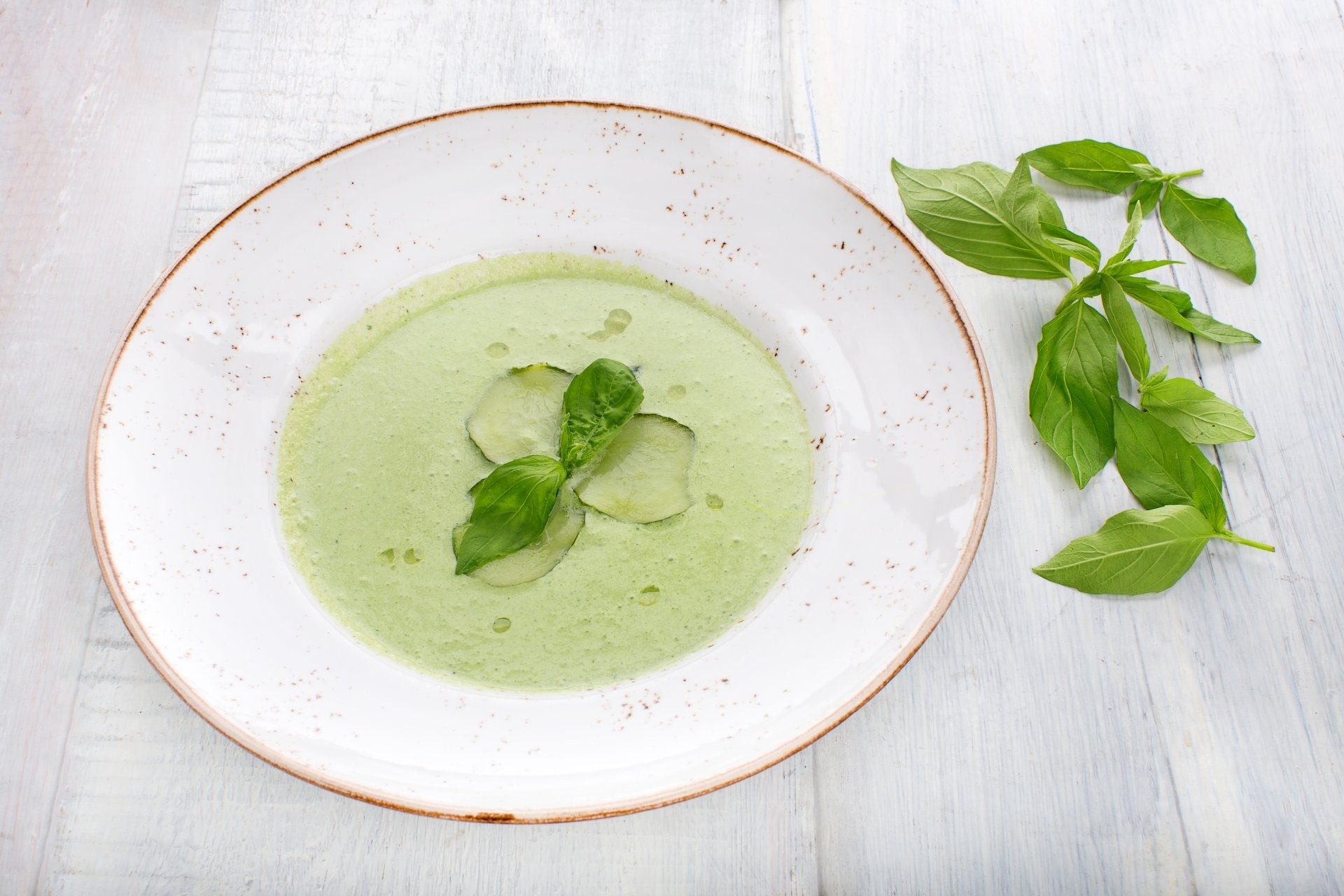 sopas-cremas-frías-sopa-fria-pepino