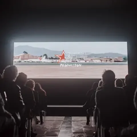 Afuera Hay Mas premiere