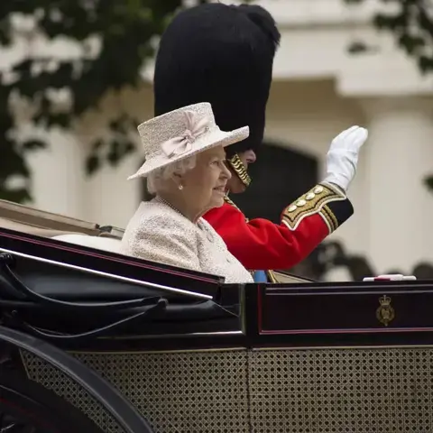 Reina Isabel II