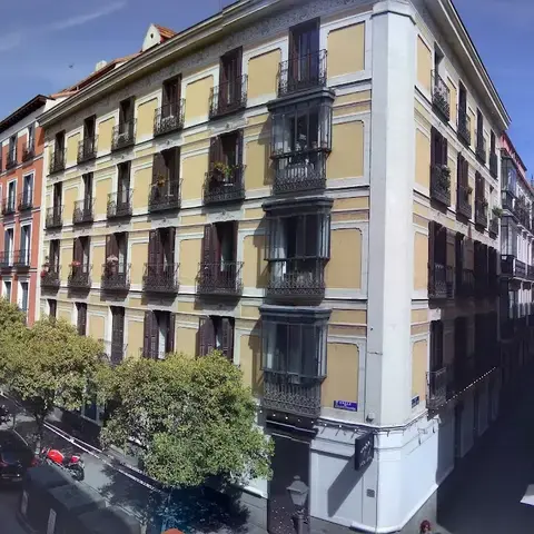 C. de Augusto Figueroa, 32