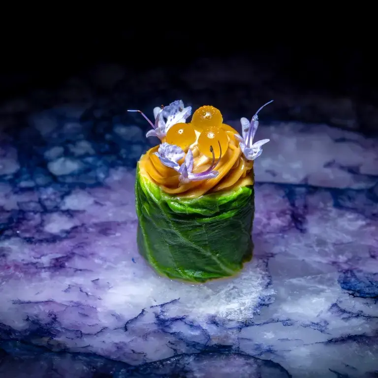 Un plato del menu del restaurante Voro