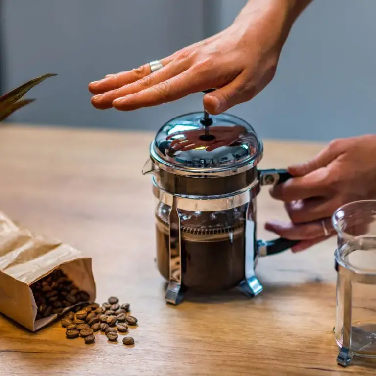 La guía definitiva para hacer café con prensa francesa