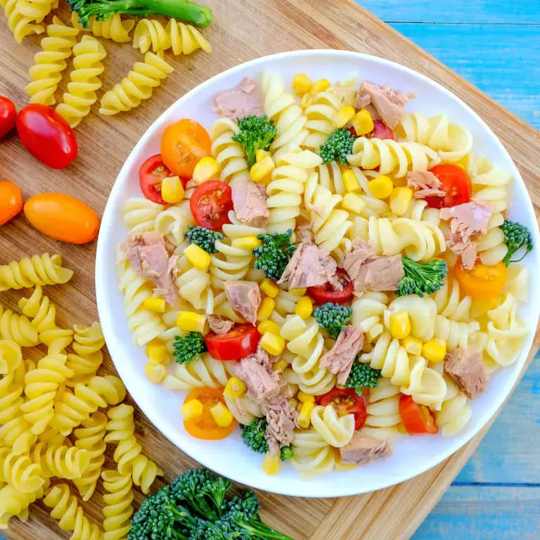 Ensalada de pasta, brócoli y atún - Fine Dining Lovers
