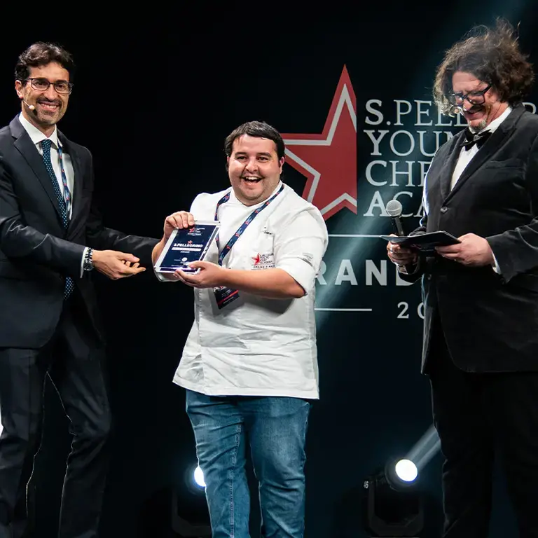 Artur Gomes recibe el premio Social Responsibility Award