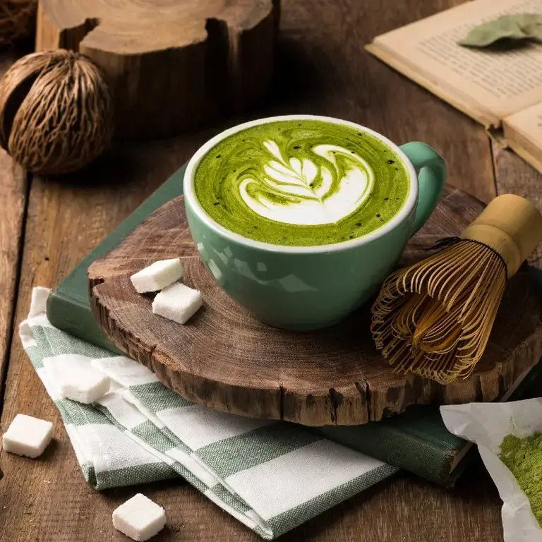 bebidas-calientes-matcha-capuchino
