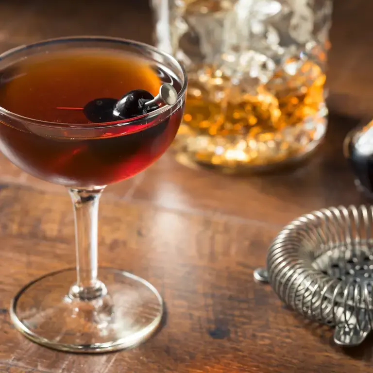 cócteles-con-whisky-manhattan