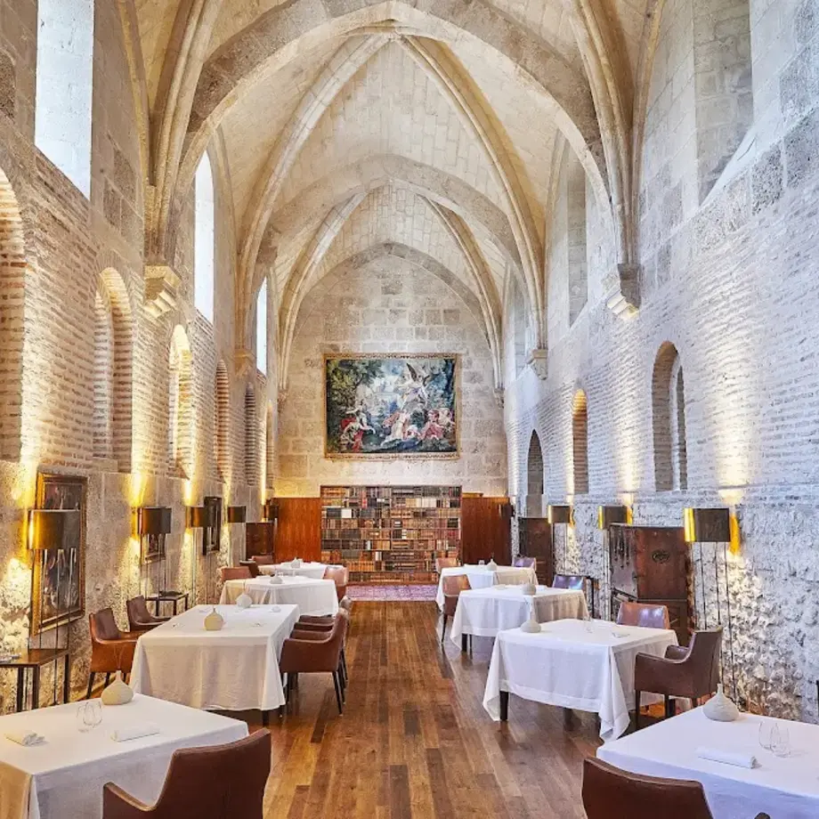 Restaurante Refectorio - Hotel Abadía Retuerta Le Domaine Restaurante Refectorio - Hotel Abadía Retuerta Le Domaine