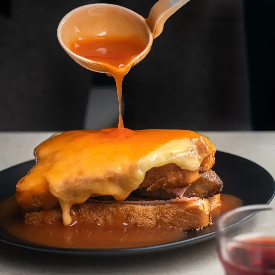 Francesinha de Oporto