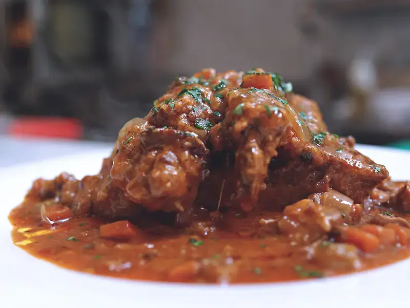 Carne guisada tierna y jugosa