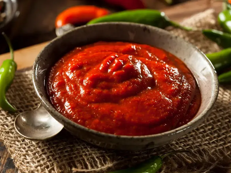 salsa-sriracha