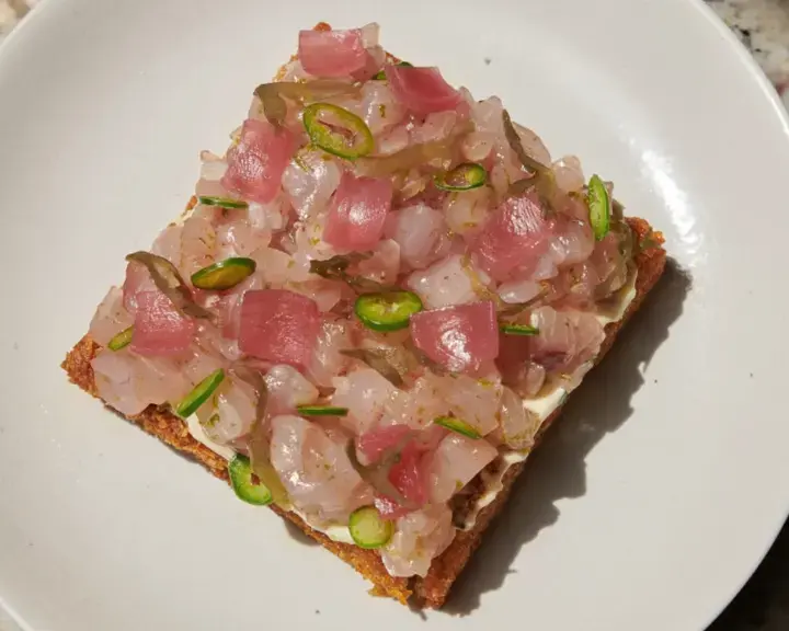 Rösti de Papa con Tártara y Pesca Curada