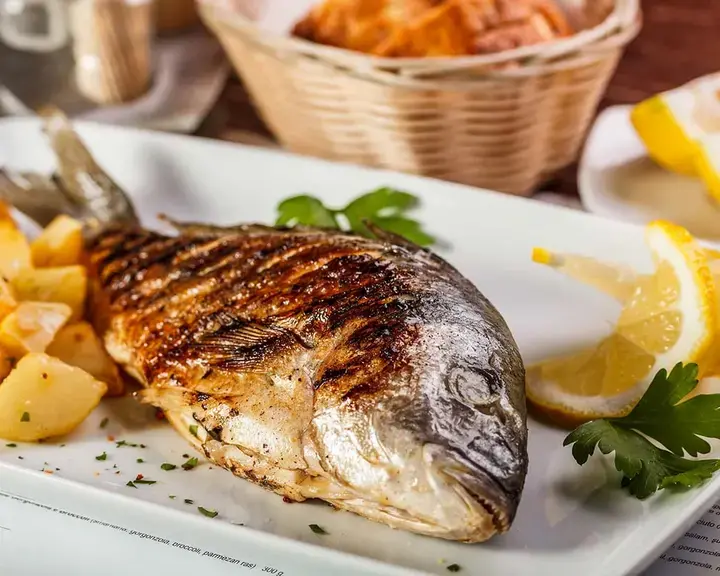 Besugo al horno con patatas  - Fine Dining Lovers